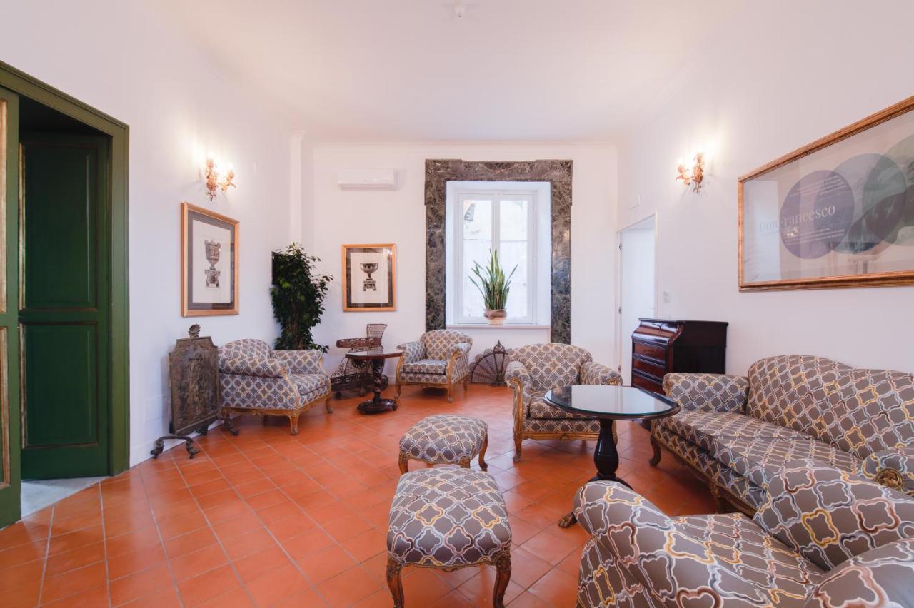 Palazzo Marigliano - Serviced Apartments Nápoles Exterior foto